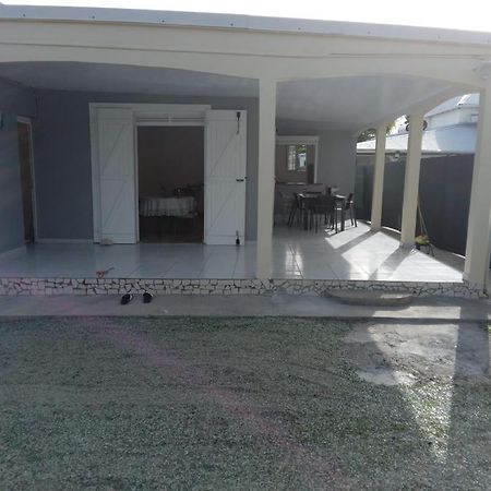 Villa Locations Saisonnieres Sainte-Anne  Esterno foto