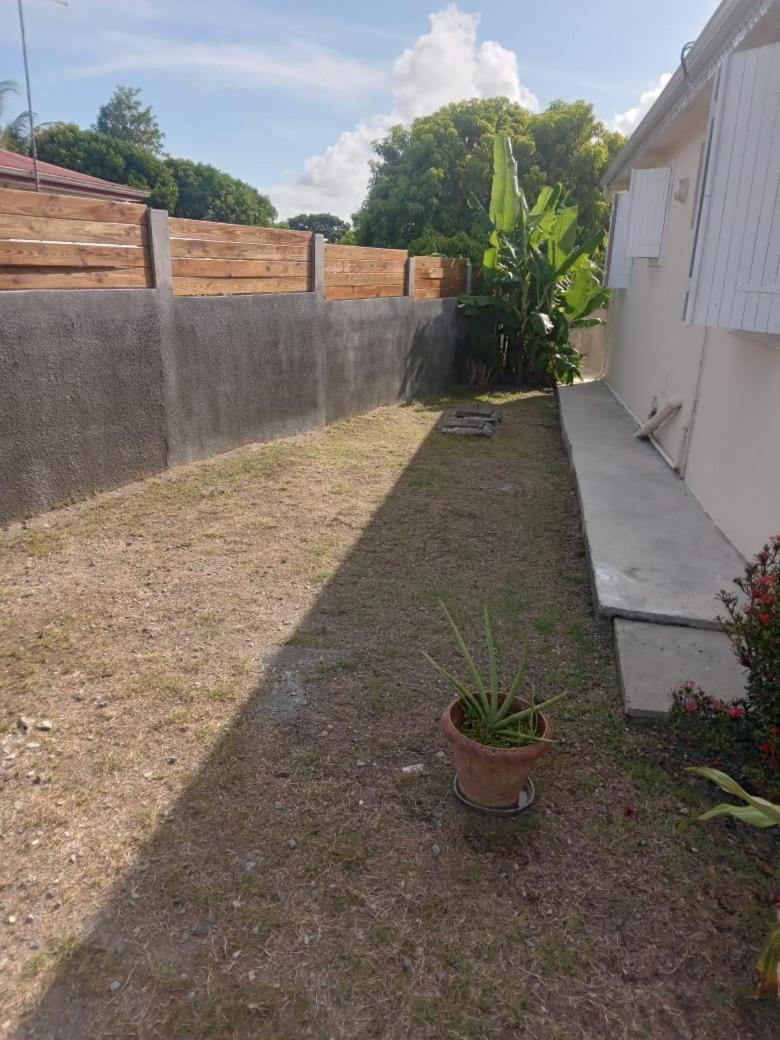 Villa Locations Saisonnieres Sainte-Anne  Esterno foto